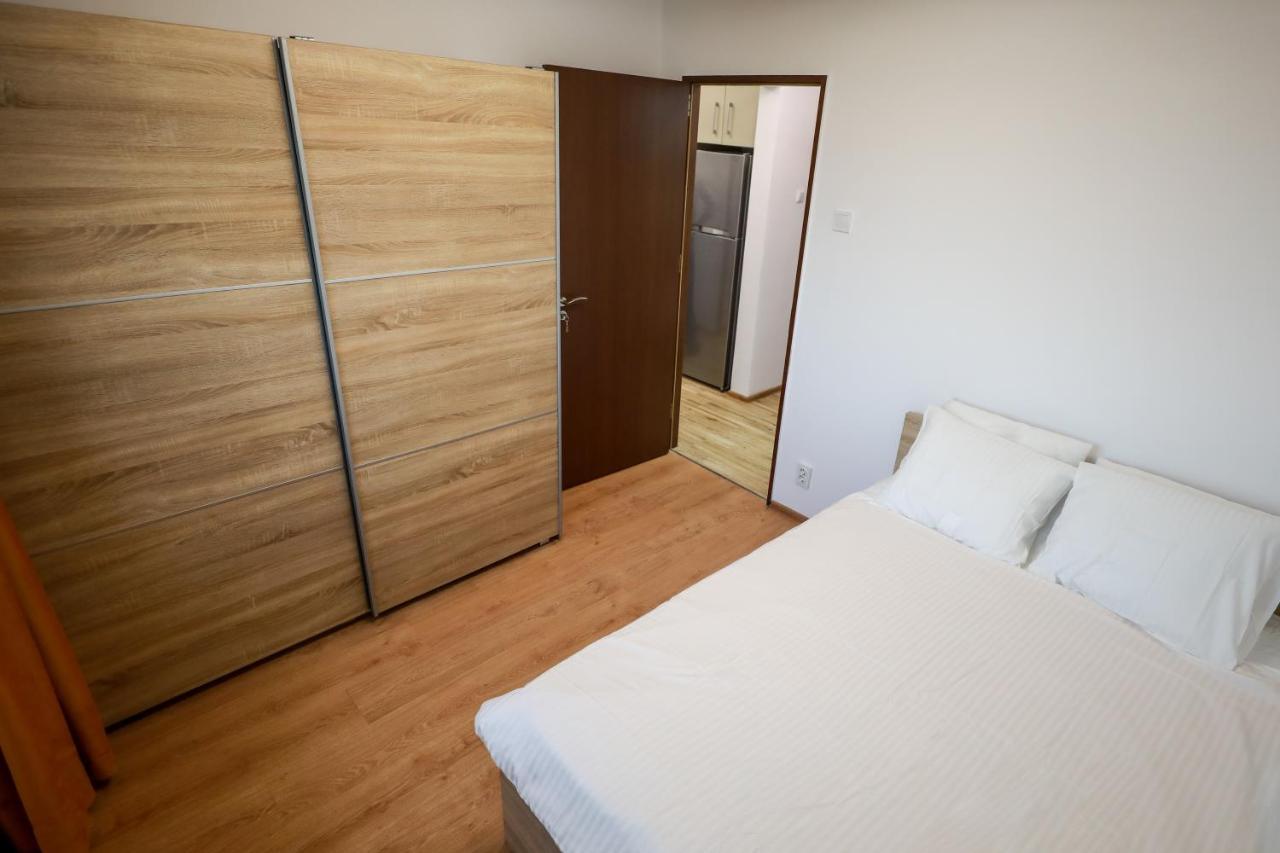 Quickspace Apartment Bukares Bagian luar foto