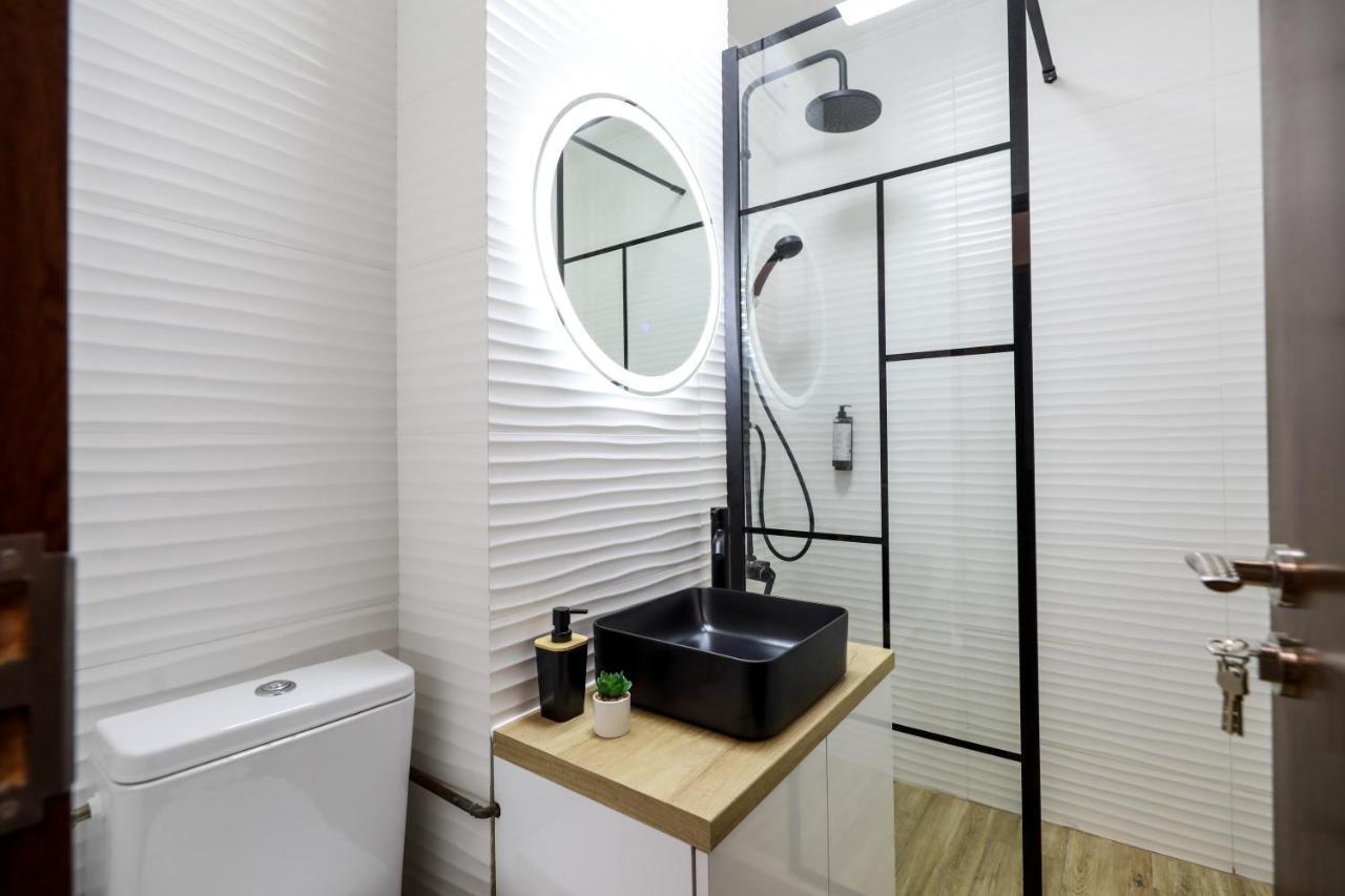 Quickspace Apartment Bukares Bagian luar foto